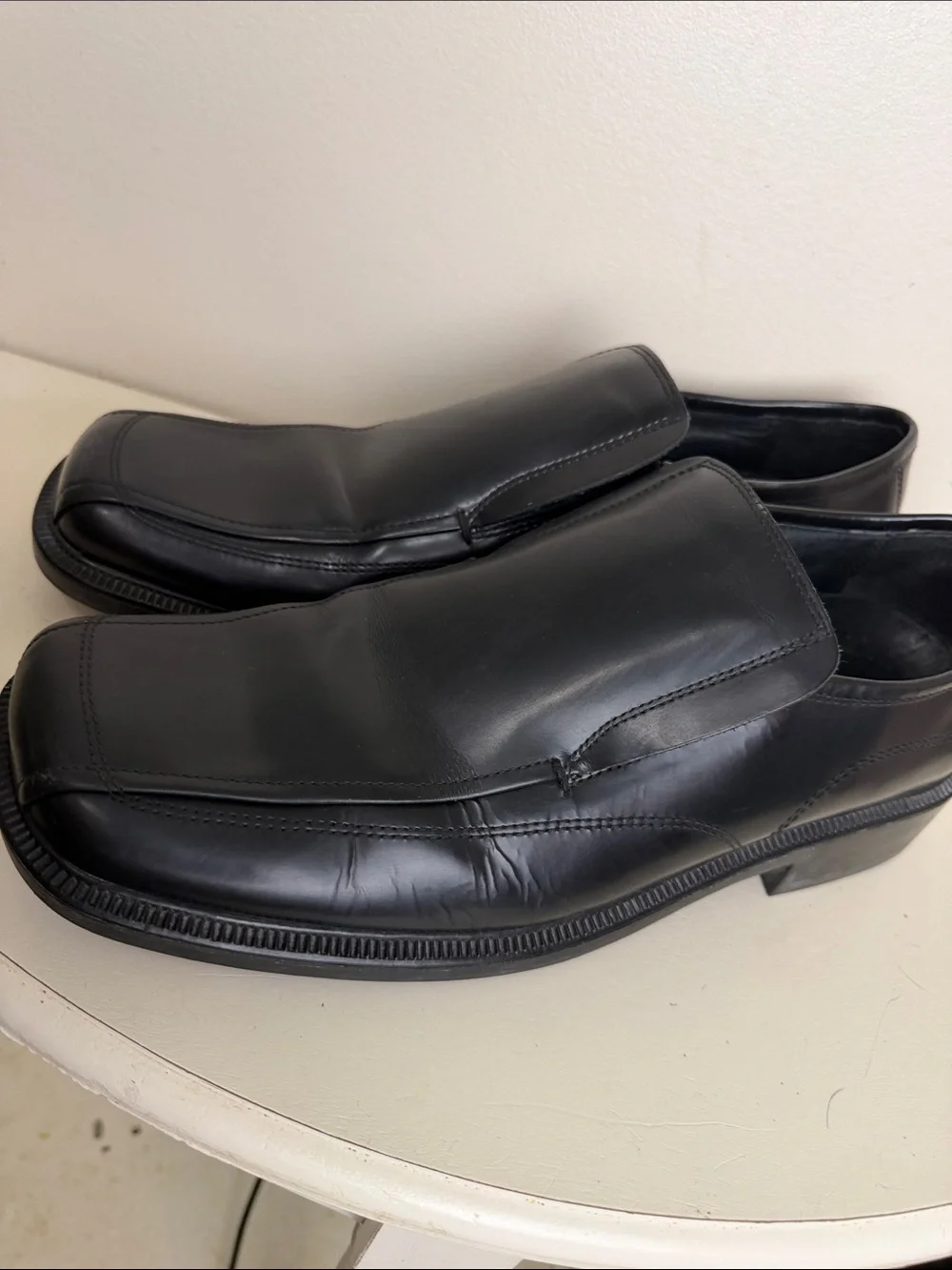(2382) Bostonian Black Slip-On Leather Dress Loafers, Size: 11M